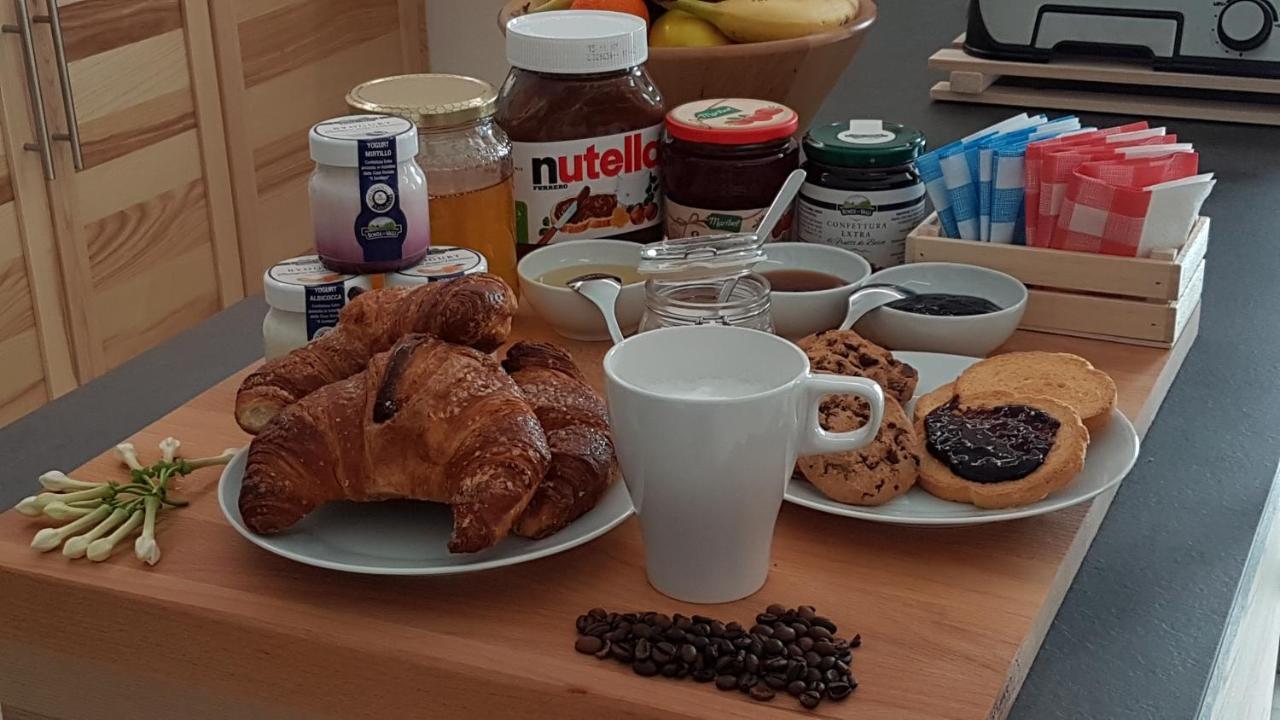 B&B Il Crocevia Teglio Eksteriør billede